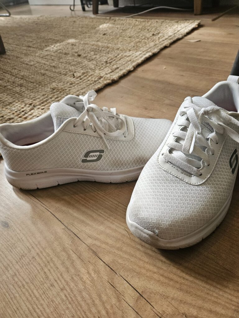 Sketcher-schoen-brede-voeten
